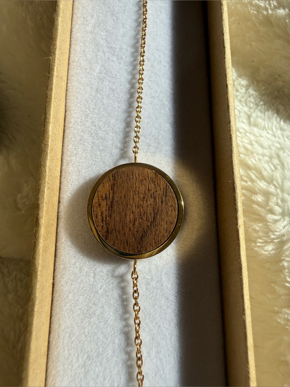 WOODSTONE Women's Brown Woodstone Disk Bracelet in Gold Chain